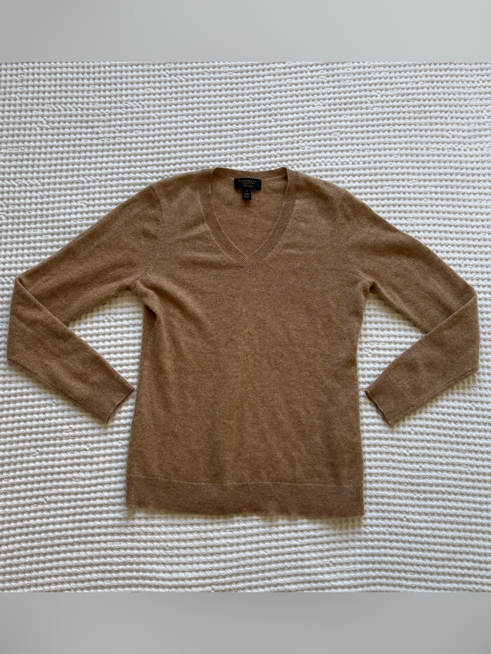 Charter Club Luxury 100% Cashmere V Neck Sweater Camel Tan Classic Soft - S - Picture 3 of 6